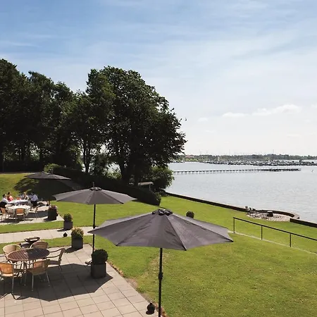 西克斯图斯希纳托会议酒店 酒店