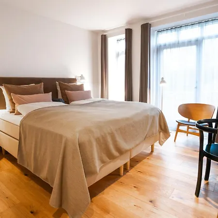 Sixtus Sinatur & Konference Hotell 4*