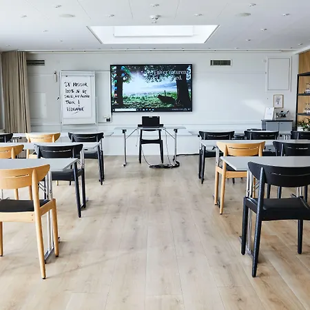 西克斯图斯希纳托会议酒店 酒店