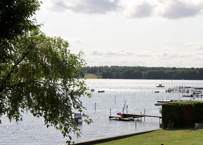 Sixtus Sinatur & Konference Hotel 4*