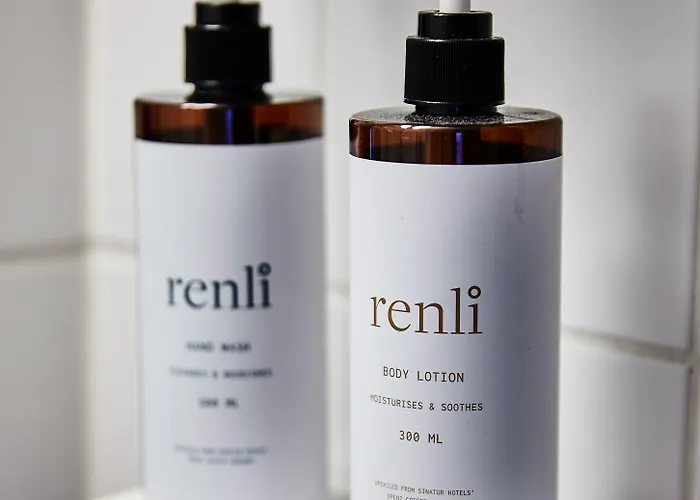 Sixtus Sinatur & Konference Hotel