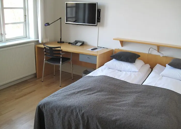 Sixtus Sinatur & Konference 4*